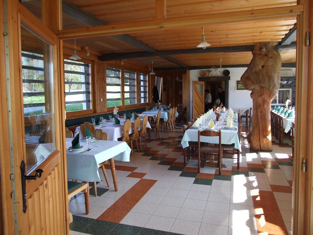 Вилла Tourist Farm Ljubica Поляне-над-Шкофьё-Локо Экстерьер фото